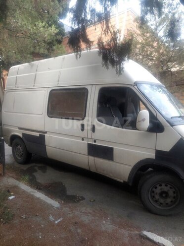 Ford Transit-3