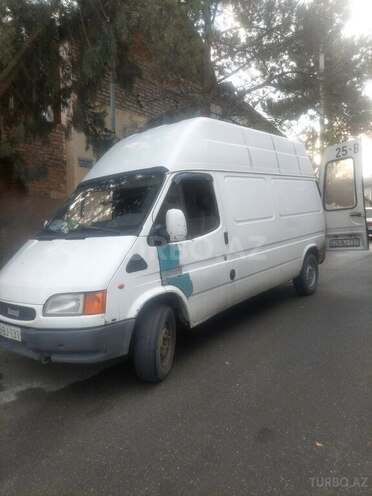 Ford Transit-2
