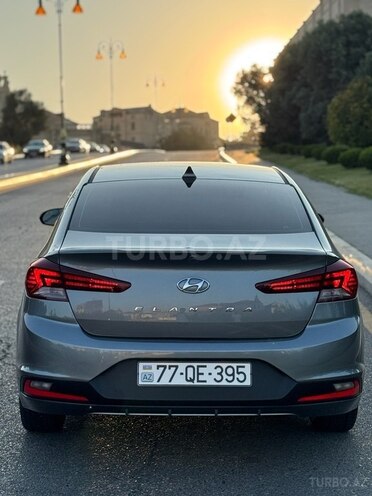 Hyundai Elantra 2018, 70,000 km - 2.0 l - Bakı