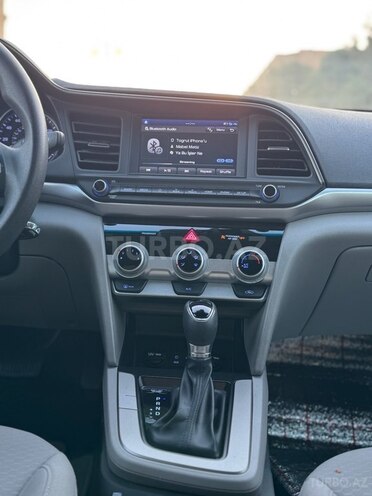 Hyundai Elantra 2018, 70,000 km - 2.0 l - Bakı