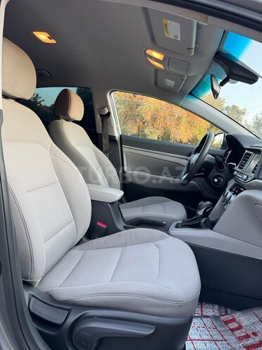 Hyundai Elantra 2018, 70,000 km - 2.0 l - Bakı