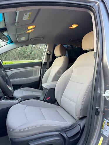 Hyundai Elantra 2018, 70,000 km - 2.0 l - Bakı