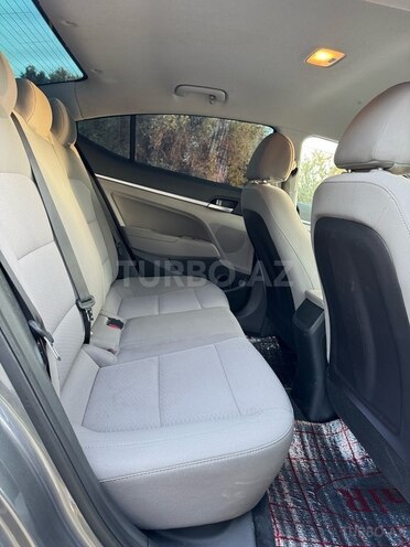 Hyundai Elantra 2018, 70,000 km - 2.0 l - Bakı