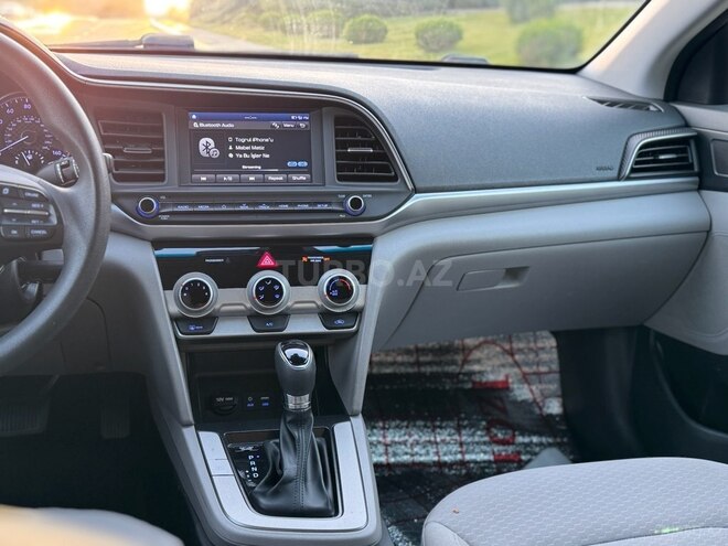 Hyundai Elantra 2018, 70,000 km - 2.0 l - Bakı