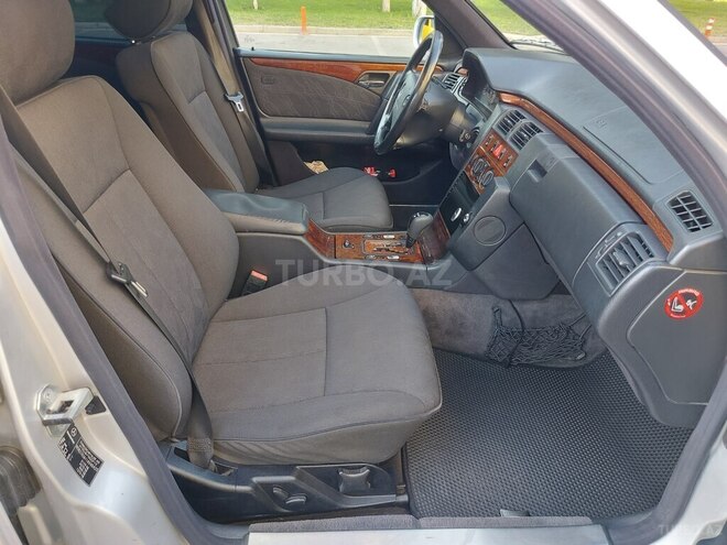 Mercedes E 240 1999, 360,000 km - 2.4 l - Bakı