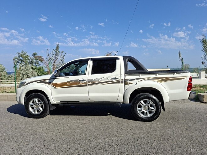 Toyota Hilux 2012, 228,000 km - 2.5 l - Bakı