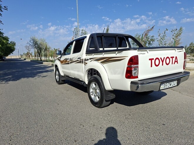 Toyota Hilux 2012, 228,000 km - 2.5 l - Bakı