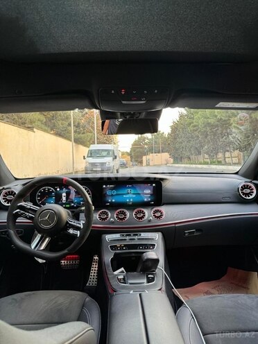 Mercedes E 300 e-2