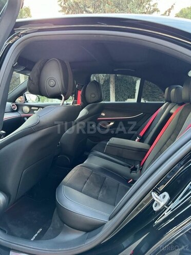 Mercedes E 300 e-5