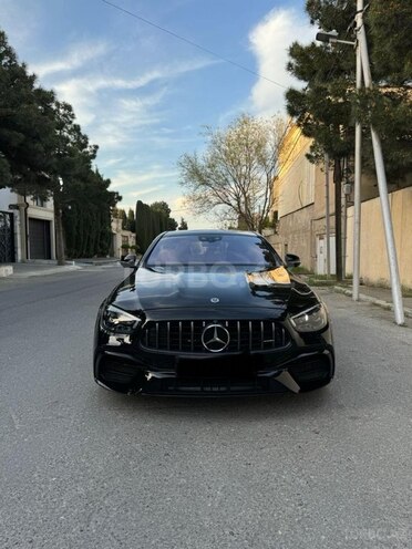 Mercedes E 300 e-1