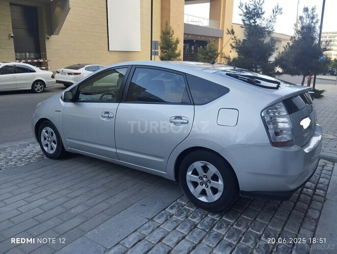 Toyota Prius-5