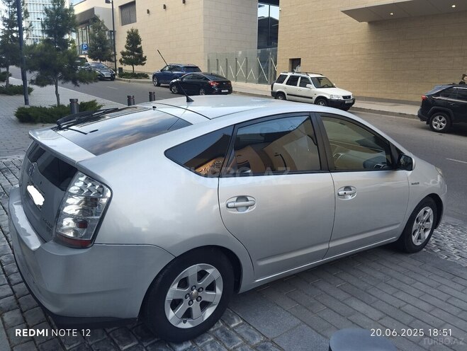 Toyota Prius-4