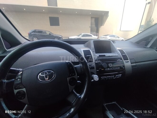 Toyota Prius-7