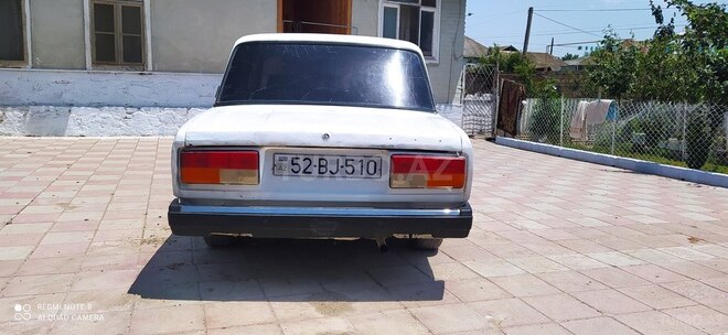 LADA (VAZ) 2105 1981, 80,000 km - 1.5 l - Salyan
