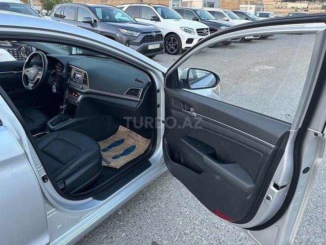 Hyundai Avante 2016, 203,000 km - 1.6 l - Bakı