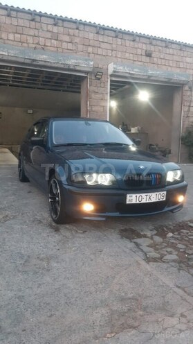 BMW 318 2001, 300,188 km - 1.9 l - Bakı