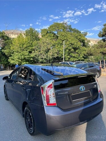 Toyota Prius-6