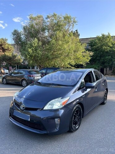 Toyota Prius-4