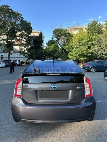Toyota Prius-2