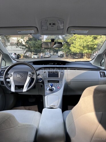Toyota Prius-3