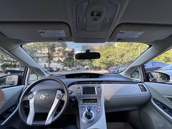 Toyota Prius-18