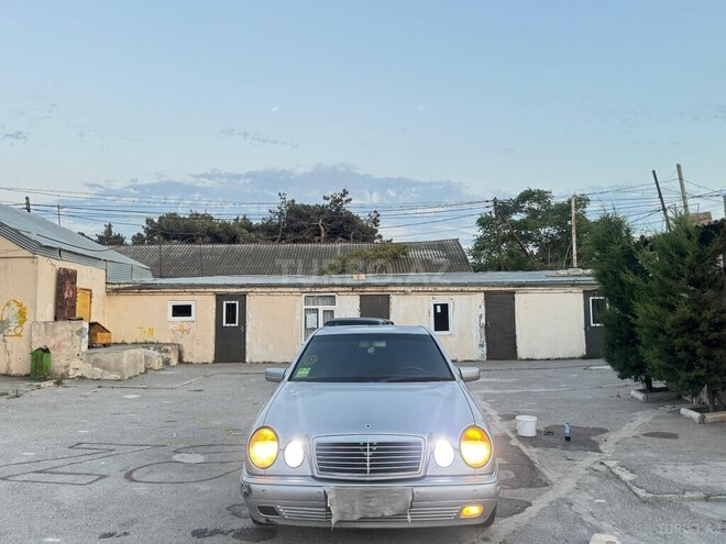 Mercedes E 200 1999, 428,369 km - 2.0 l - Bakı