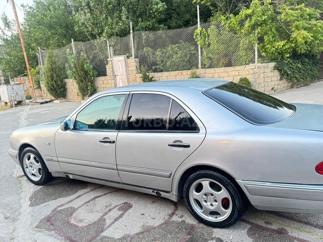 Mercedes E 200 1999, 428,369 km - 2.0 l - Bakı
