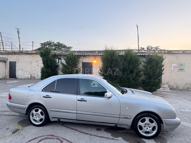 Mercedes E 200 1999, 428,369 km - 2.0 l - Bakı