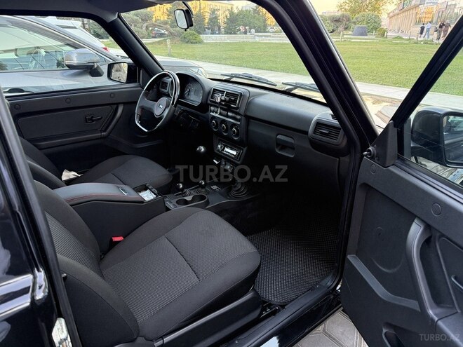 LADA (VAZ) Niva-8