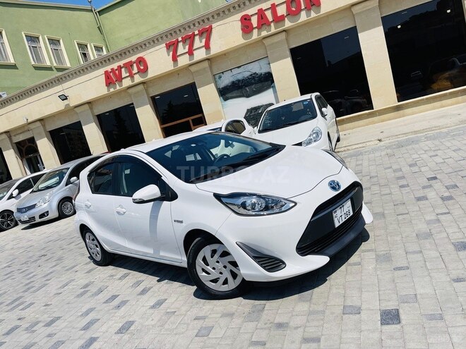 Toyota Aqua-2