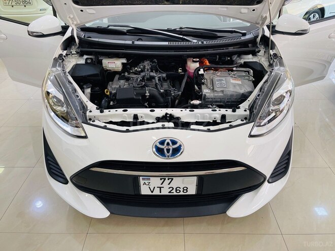 Toyota Aqua-17