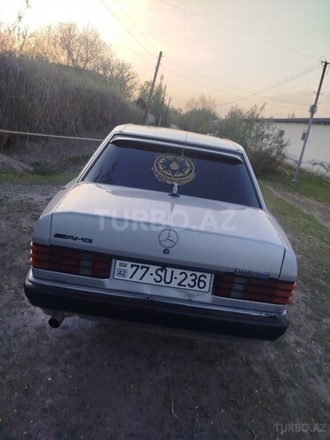 Mercedes 190 1990, 114,526 km - 2.0 l - Ucar