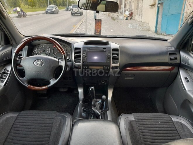 Toyota Land Cruiser Prado-8