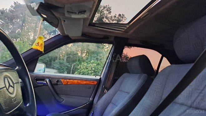 Mercedes C 240 1998, 320,000 km - 2.4 l - Beyləqan