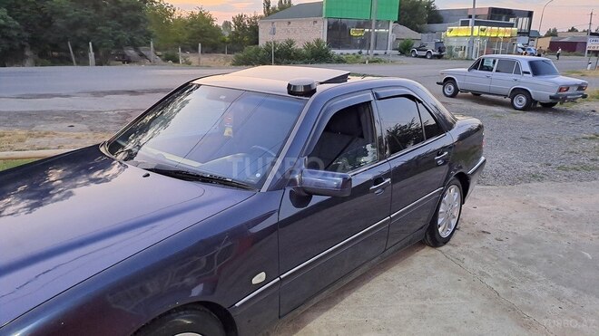Mercedes C 240 1998, 320,000 km - 2.4 l - Beyləqan