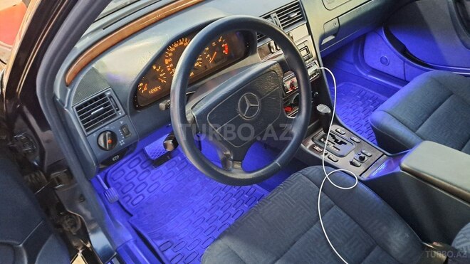 Mercedes C 240 1998, 320,000 km - 2.4 l - Beyləqan