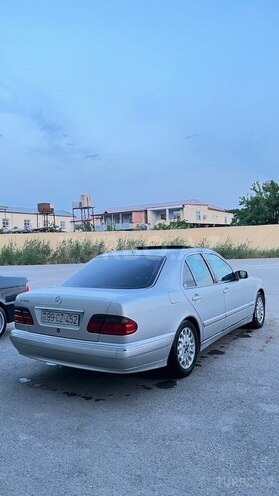 Mercedes E 280 2000, 350,000 km - 2.8 л - Salyan