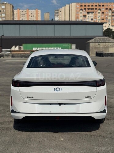 Changan Qiyuan A05 2024, 0 km - 1.5 л - Bakı