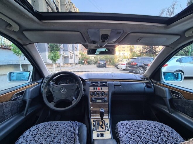 Mercedes E 200 1999, 381,000 km - 2.0 l - Bakı