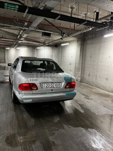 Mercedes E 240 1997, 280,000 km - 2.4 l - Gəncə