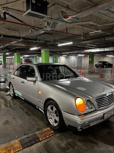 Mercedes E 240 1997, 280,000 km - 2.4 l - Gəncə