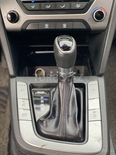 Hyundai Avante 2016, 207,500 km - 1.6 л - Bakı