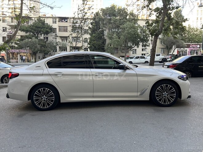BMW 530e-11