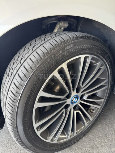 BMW 530e-19