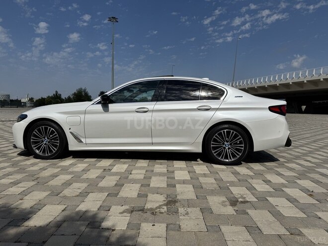 BMW 530e-17