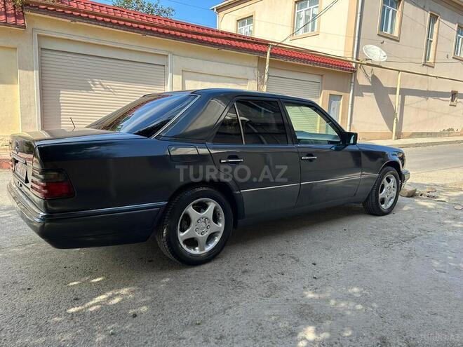 Mercedes E 220 1995, 412,000 km - 2.2 l - Bakı