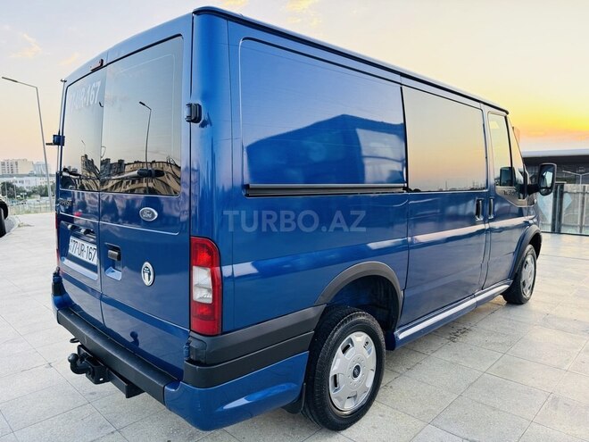 Ford Transit-8