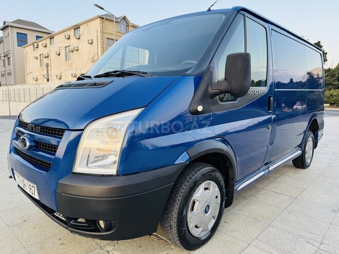 Ford Transit-10