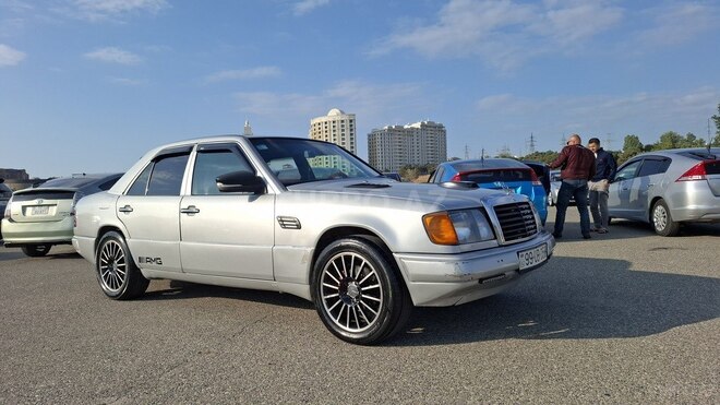 Mercedes E 200 d 1993, 365,000 km - 2.0 л - Bakı