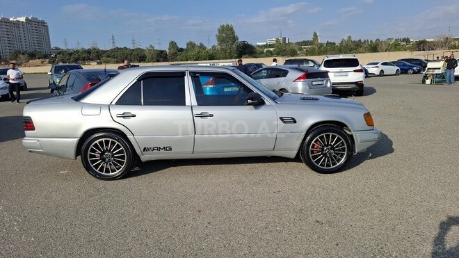 Mercedes E 200 d 1993, 365,000 km - 2.0 л - Bakı